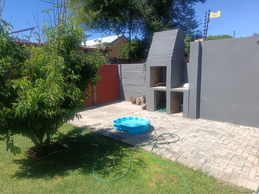 4 Bedroom Property for Sale in Herlear Northern Cape